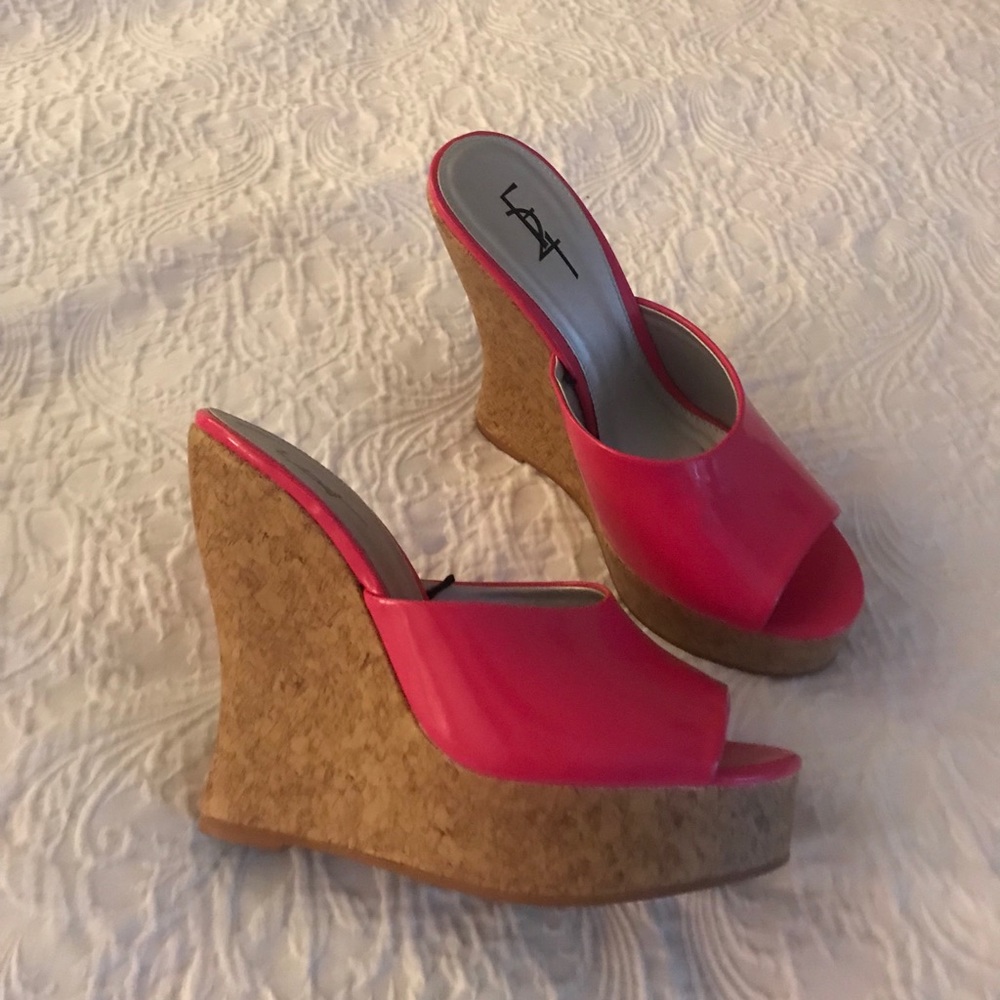 Pink patent leather wedges